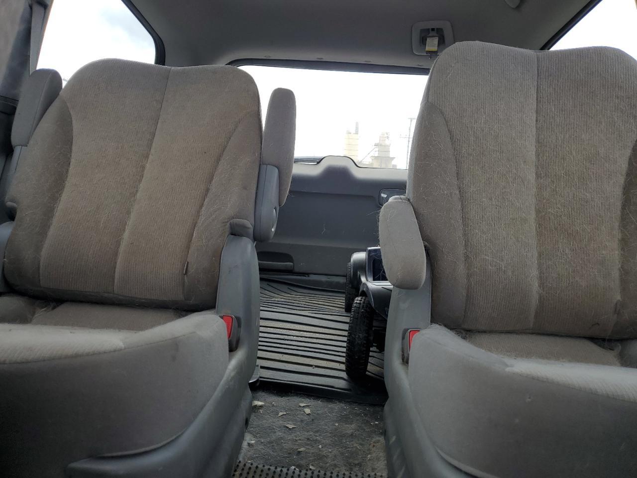 2012 KIA SEDONA