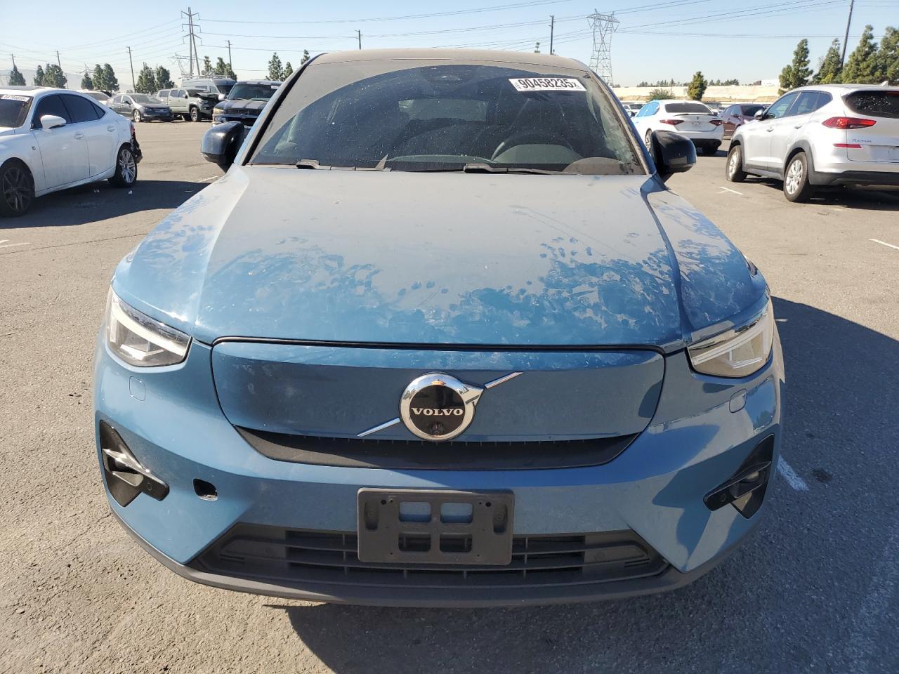 2023 VOLVO C40