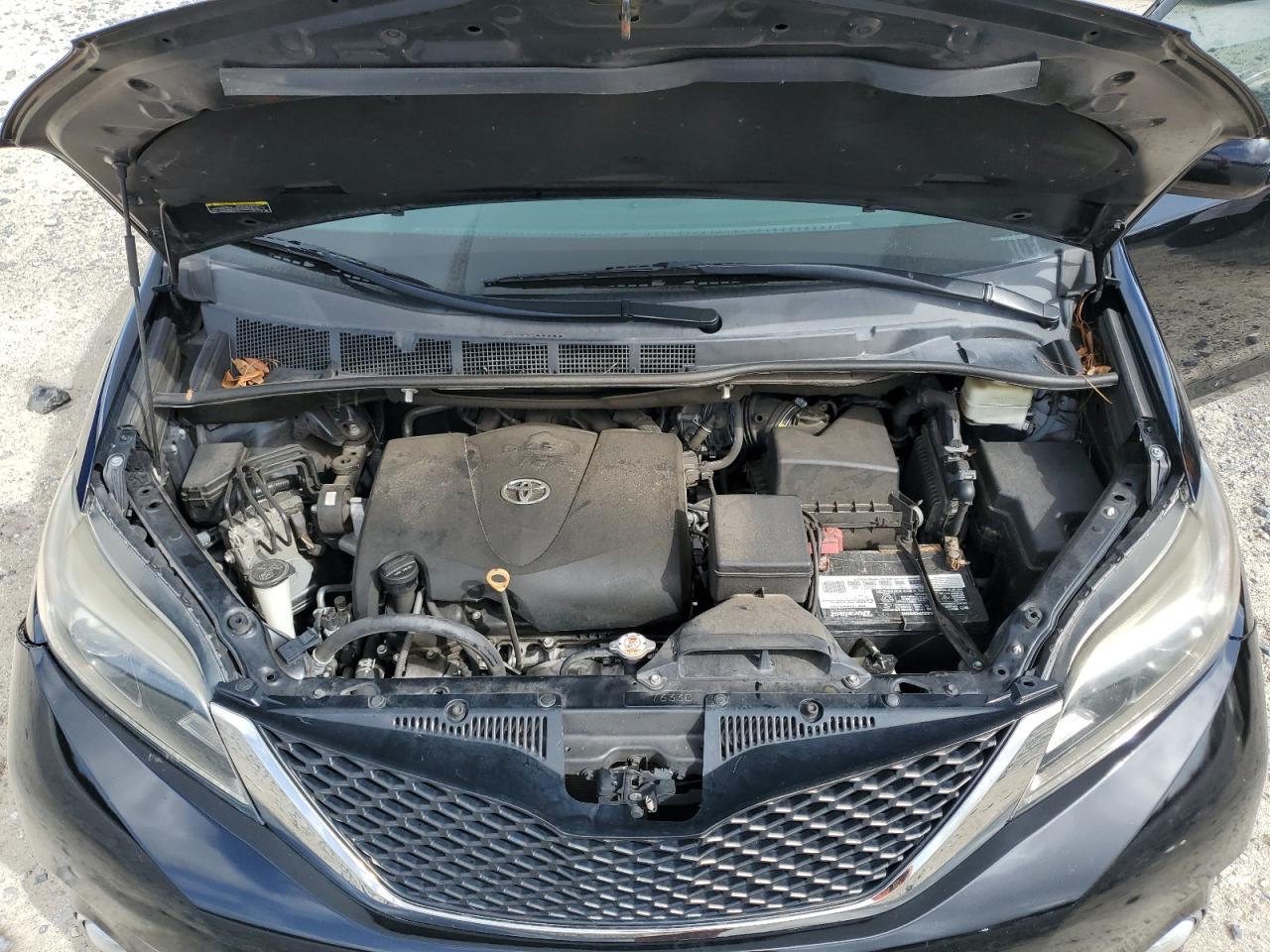 2017 TOYOTA SIENNA