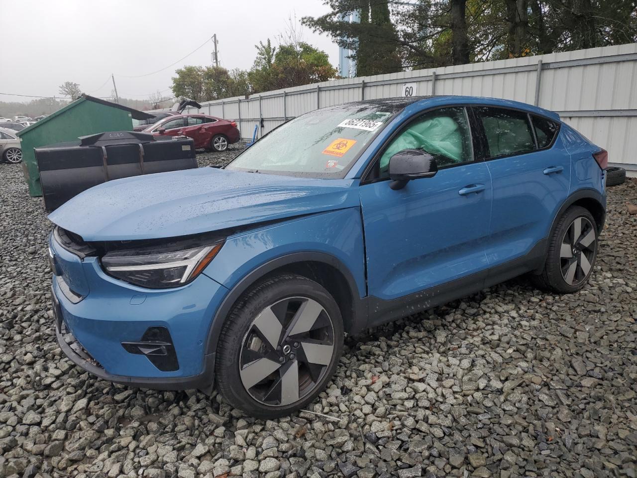 2023 VOLVO C40