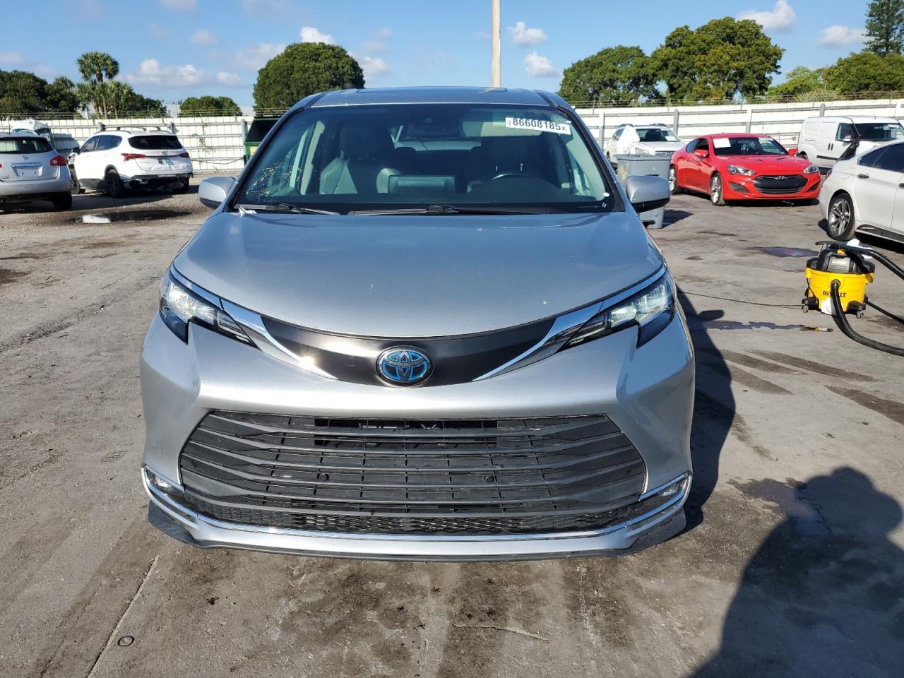 2021 TOYOTA SIENNA