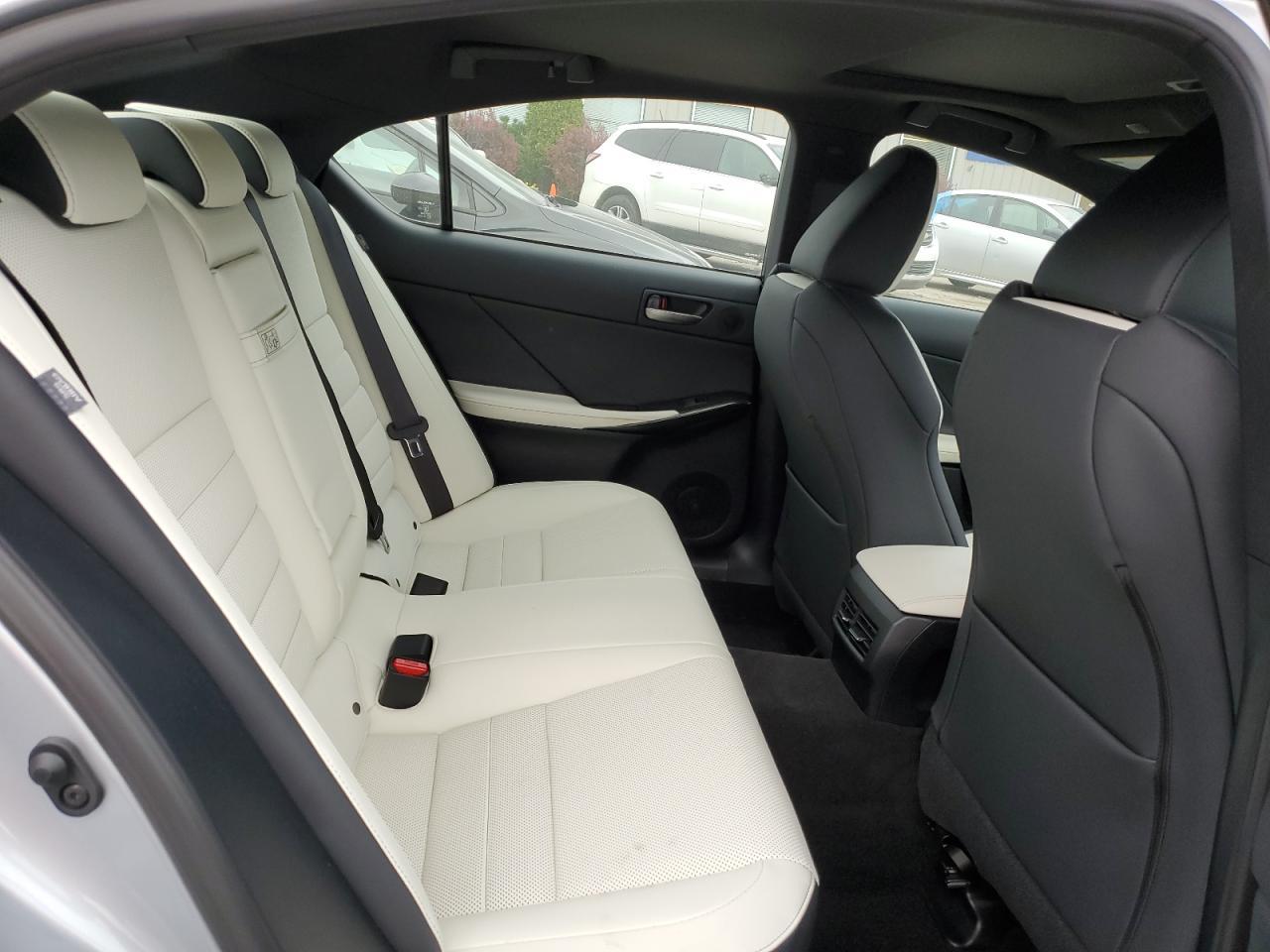 2024 LEXUS Is