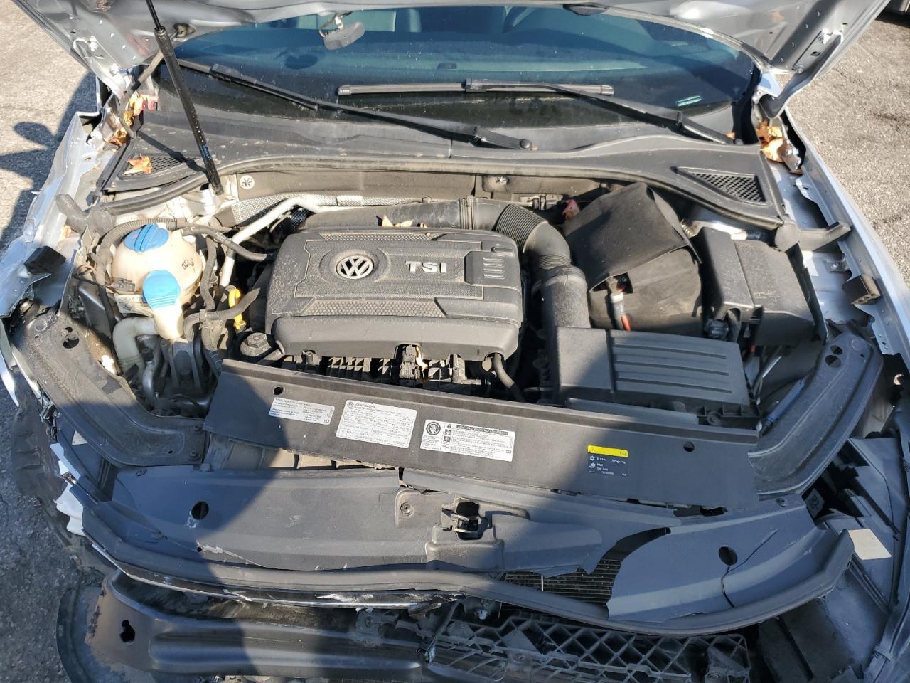 2017 VOLKSWAGEN Passat