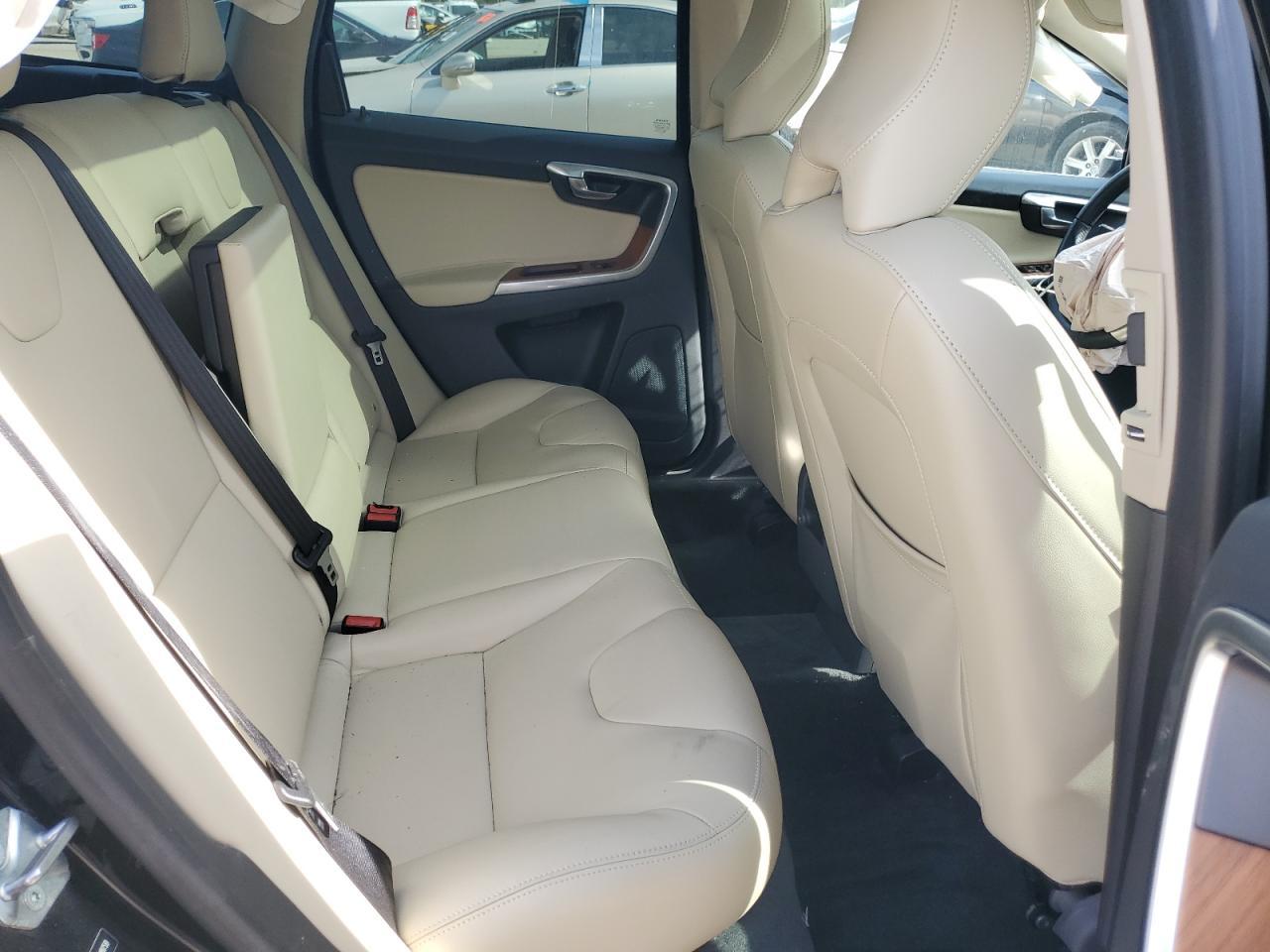 2017 VOLVO XC60