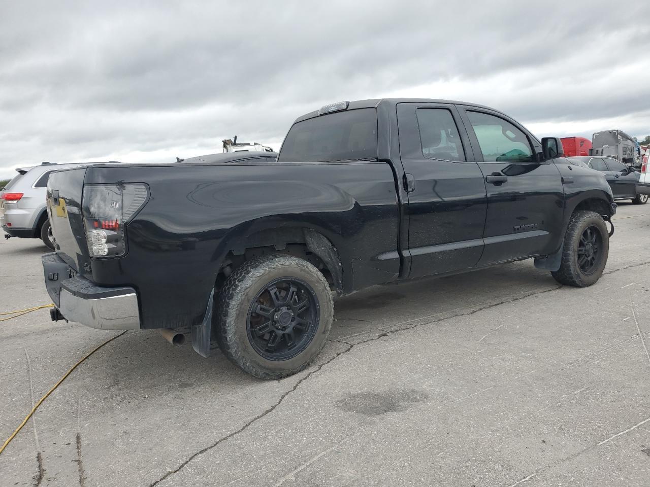 2011 TOYOTA TUNDRA