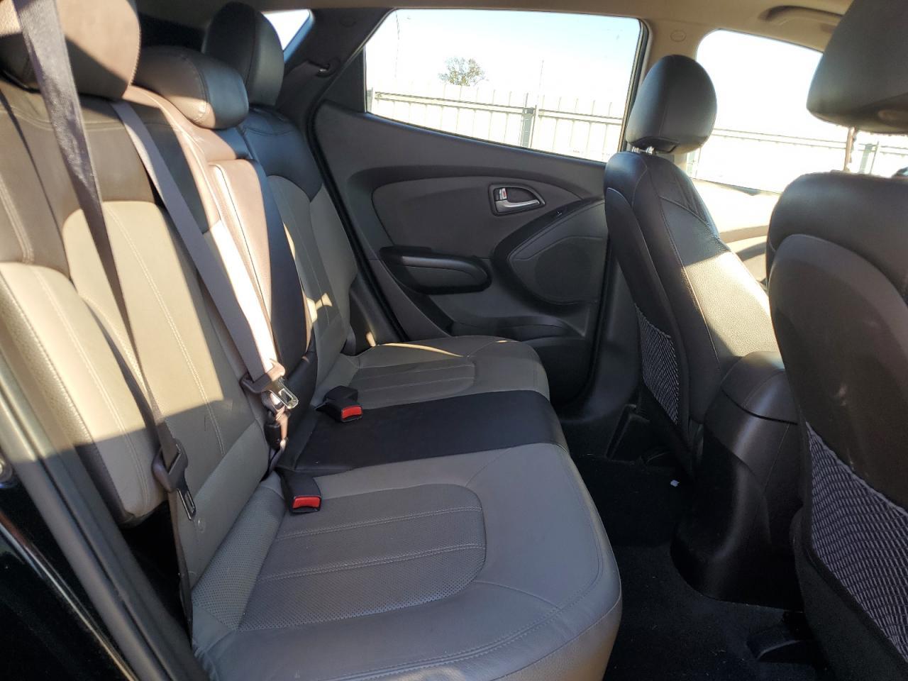 2011 HYUNDAI TUCSON