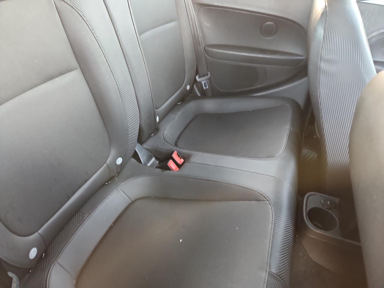2015 VOLKSWAGEN Beetle