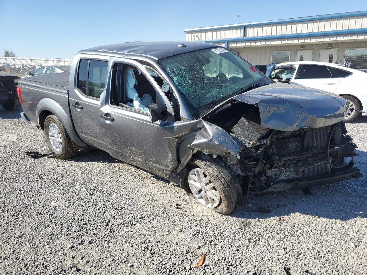 2017 NISSAN Frontier