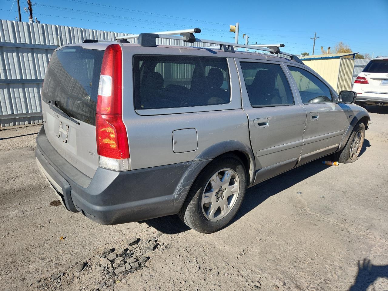 2005 VOLVO XC70
