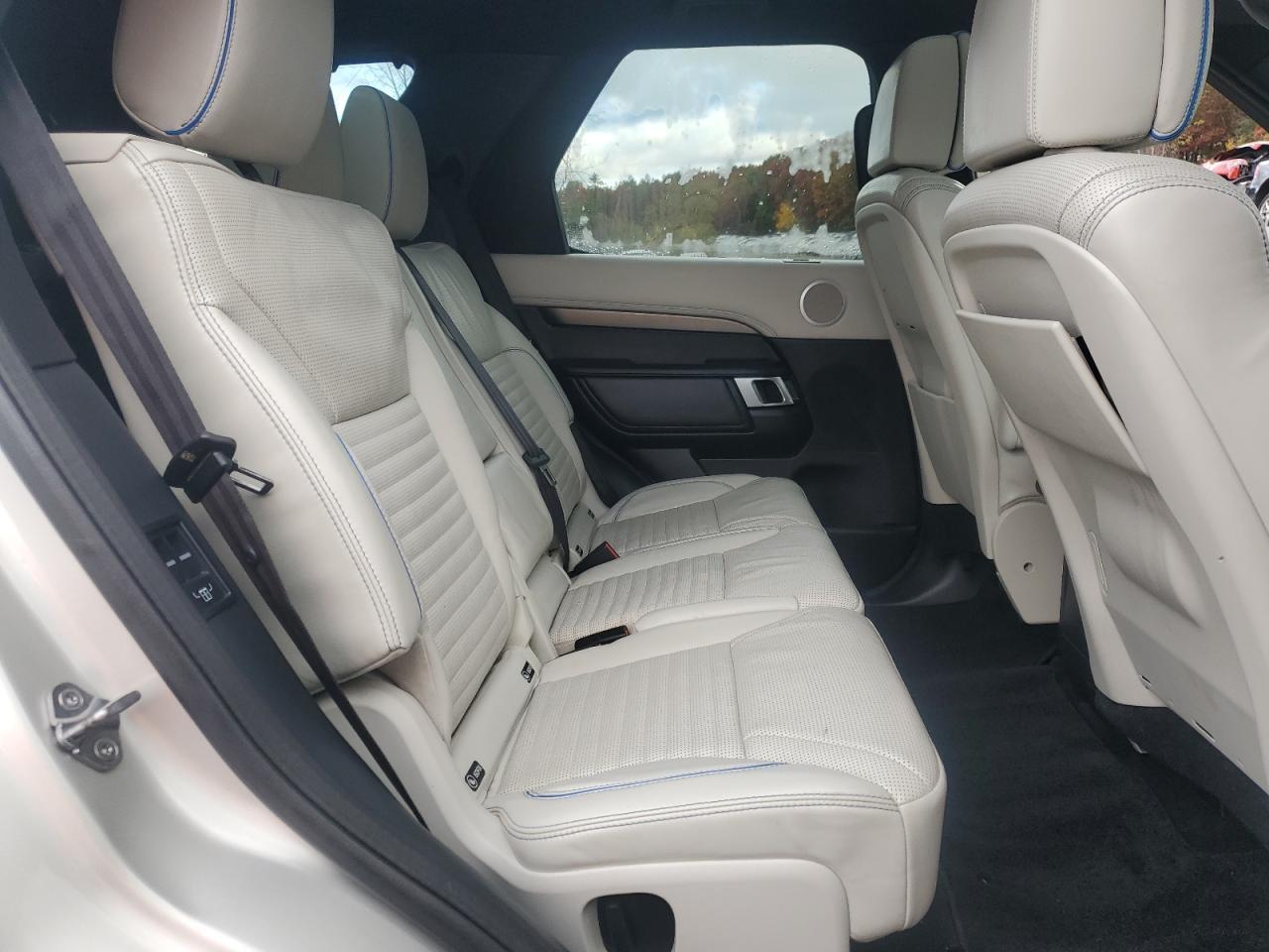 2017 LAND ROVER Discovery