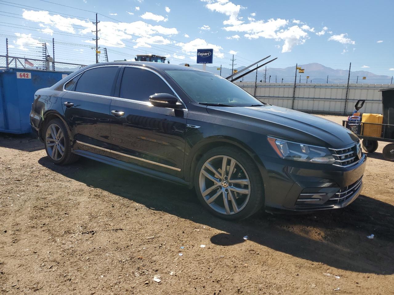 2017 VOLKSWAGEN Passat