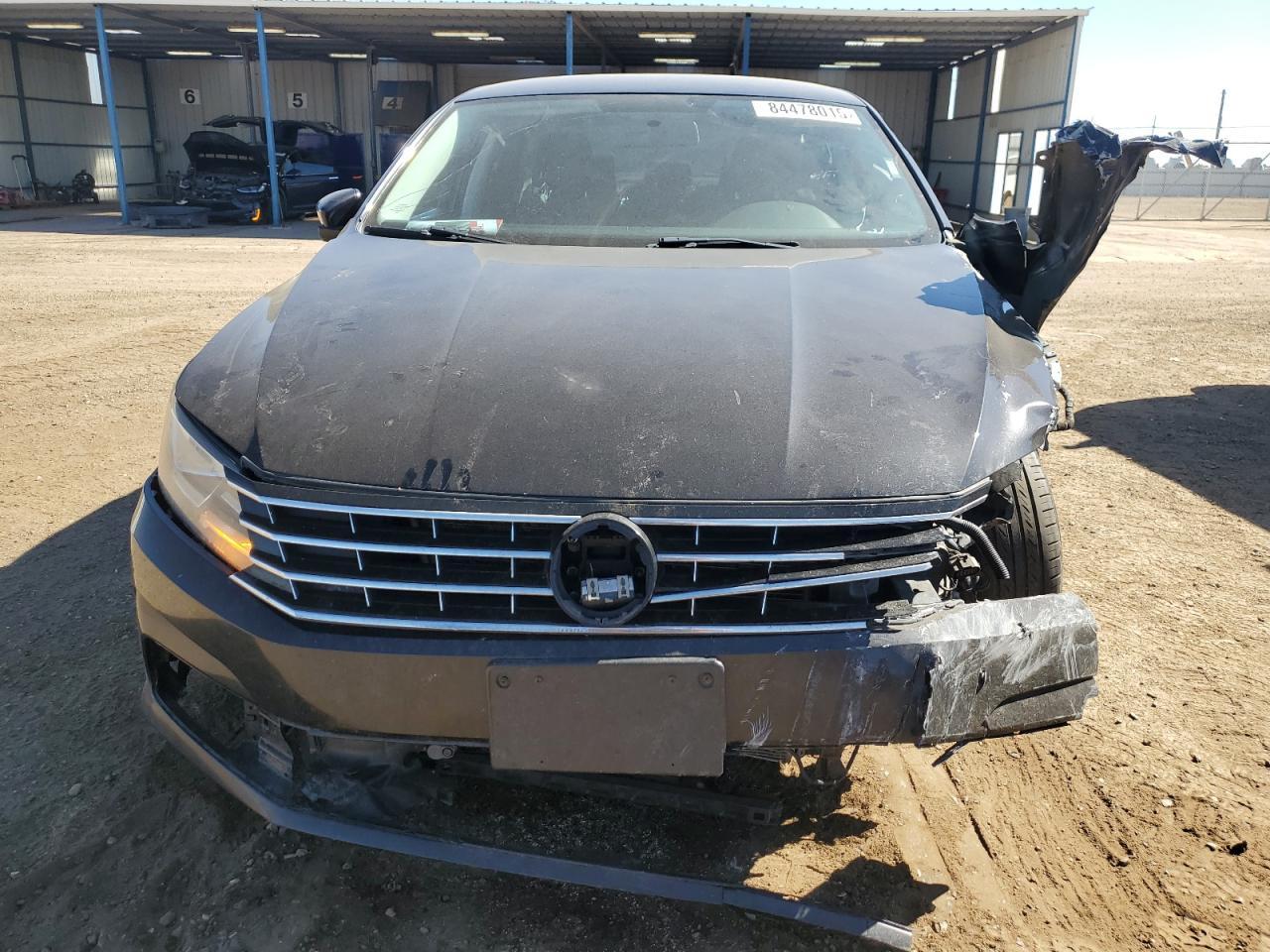2017 VOLKSWAGEN Passat