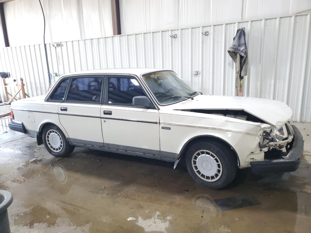 1990 VOLVO 240