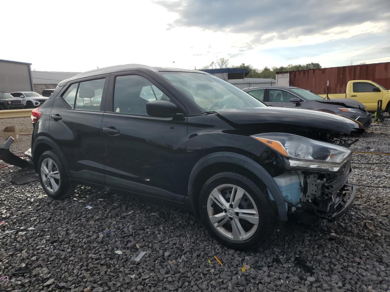 2018 NISSAN KICKS