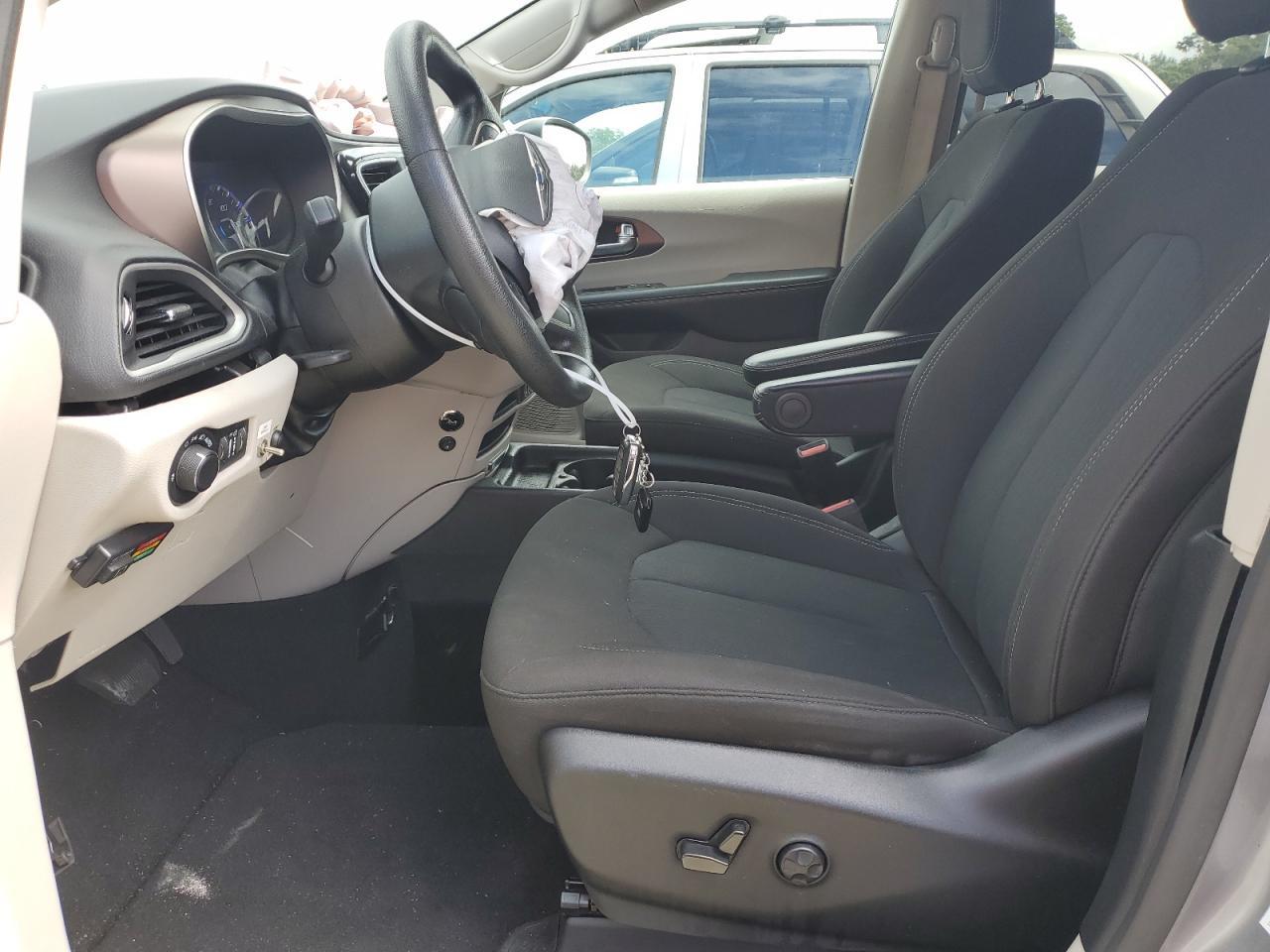2021 CHRYSLER Voyager