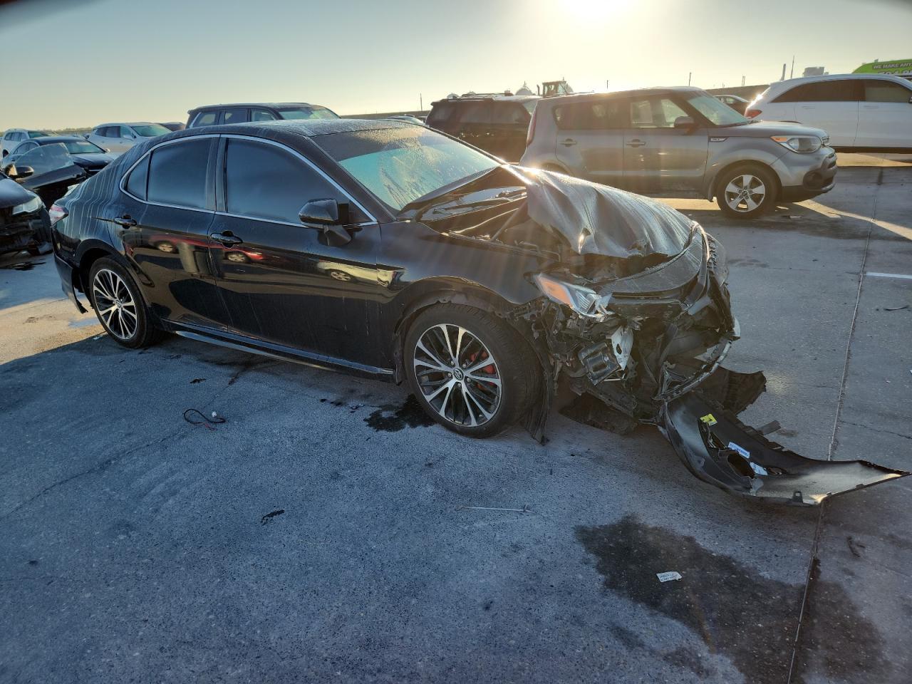 2019 TOYOTA CAMRY
