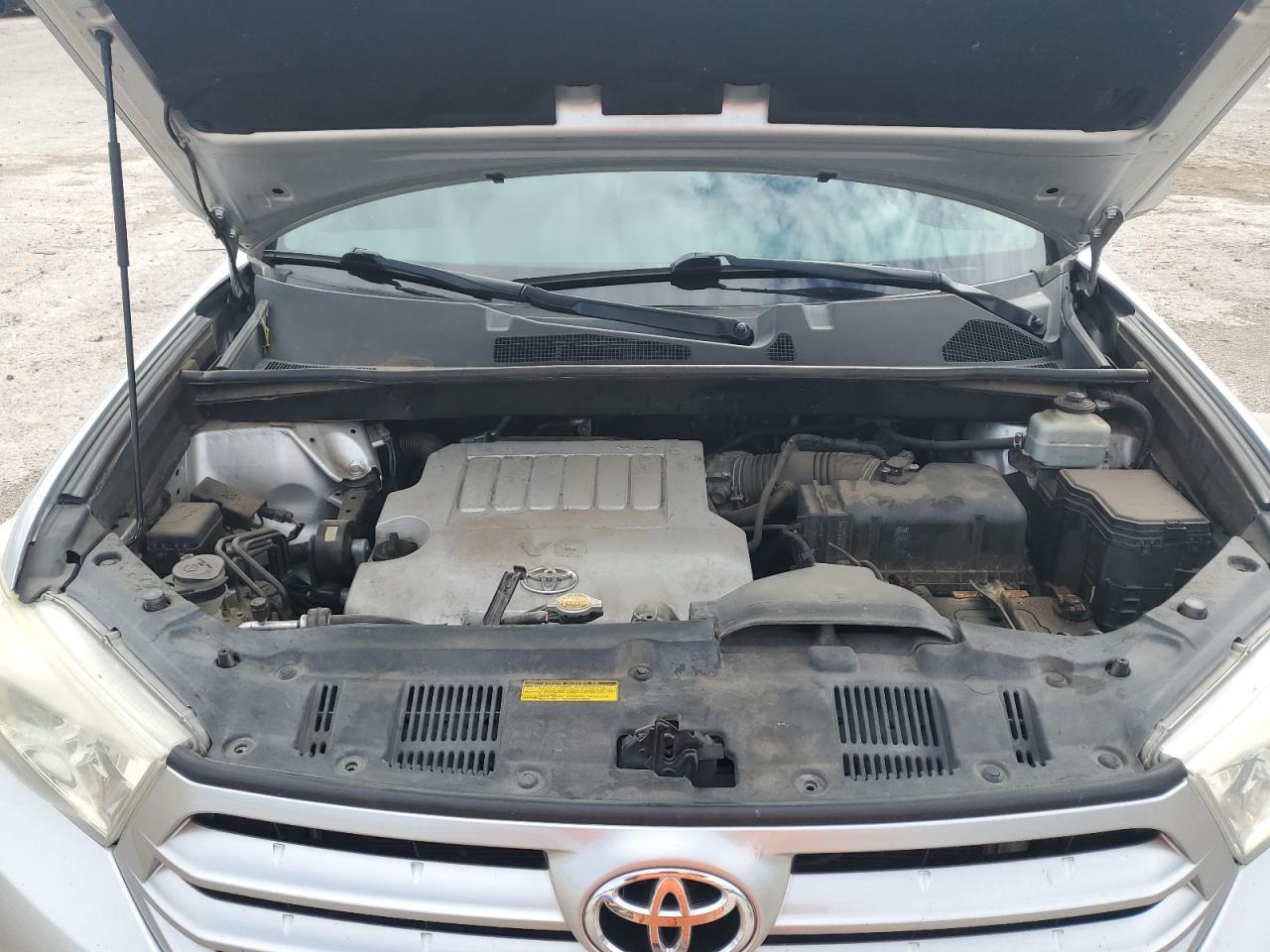 2011 TOYOTA HIGHLANDER