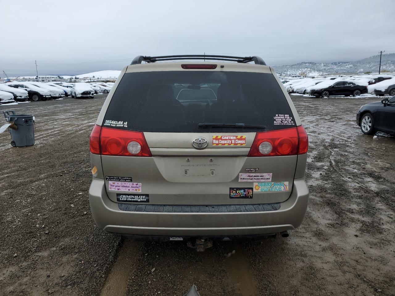 2009 TOYOTA SIENNA