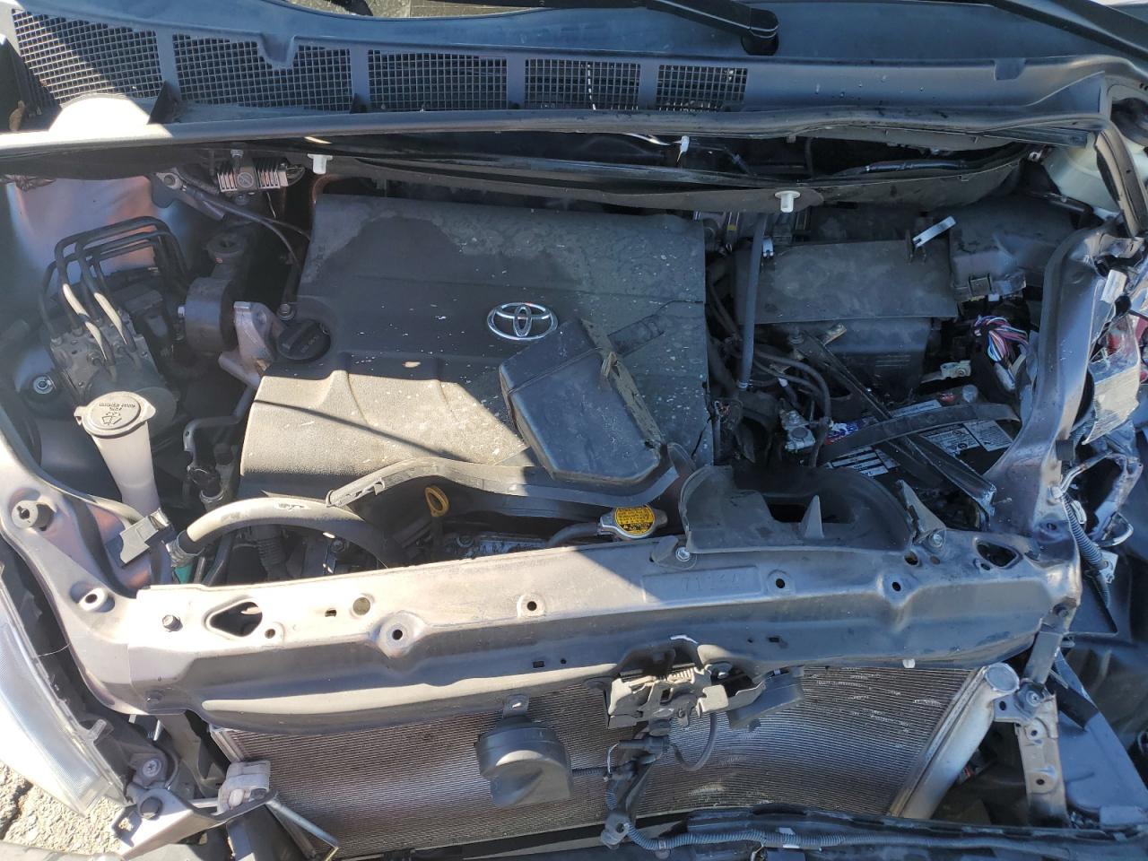 2015 TOYOTA SIENNA