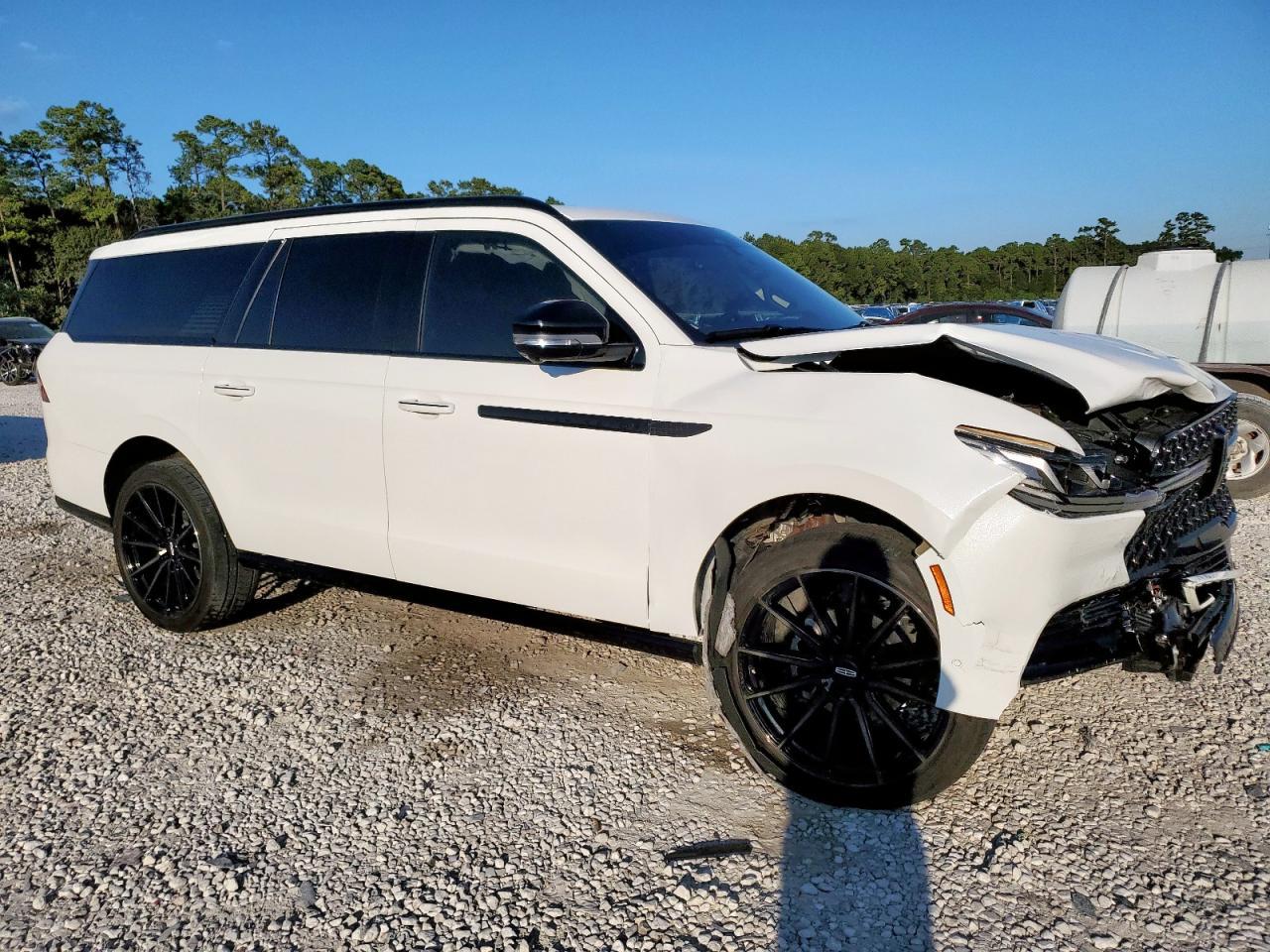 2025 LINCOLN Navigator