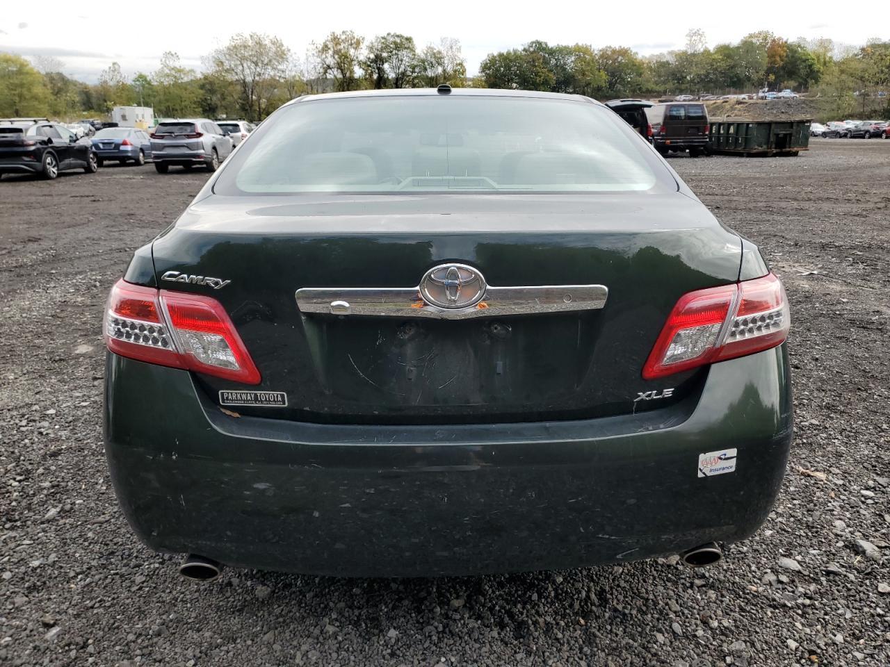 2011 TOYOTA CAMRY
