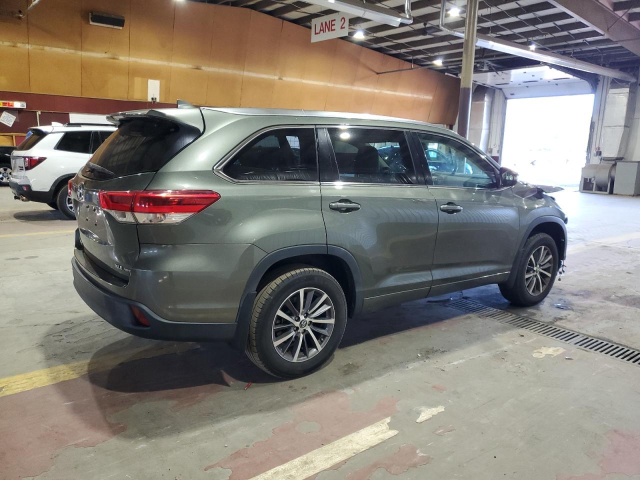 2017 TOYOTA HIGHLANDER