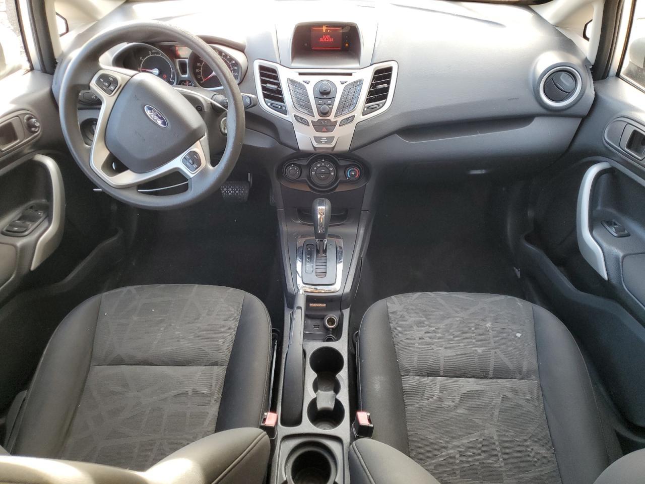 2011 FORD Fiesta