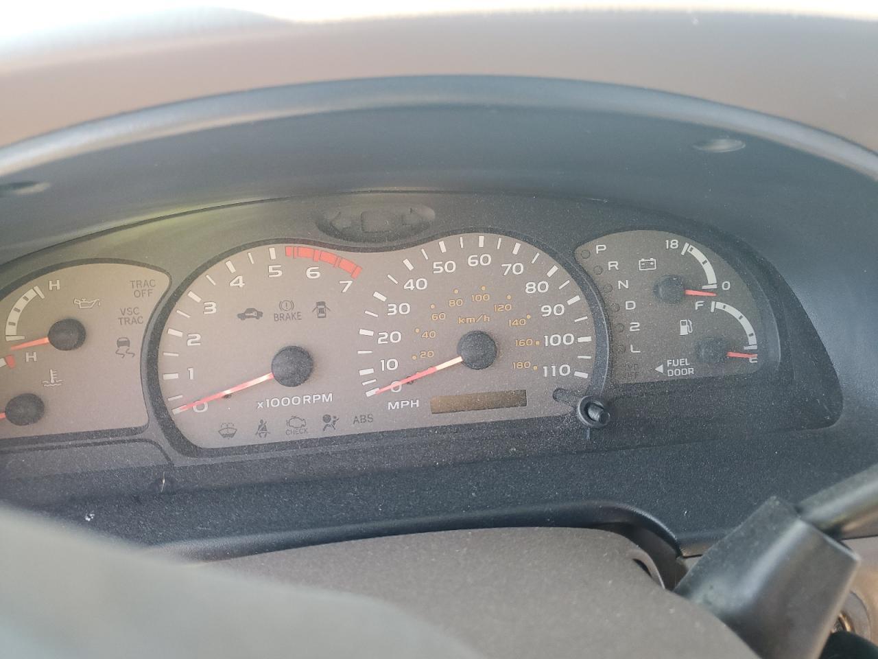 2002 TOYOTA Sequoia