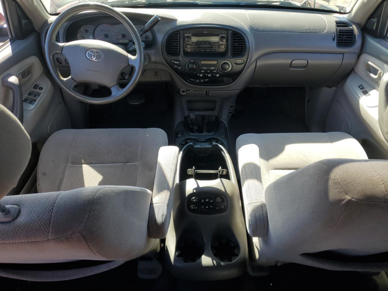 2004 TOYOTA Sequoia