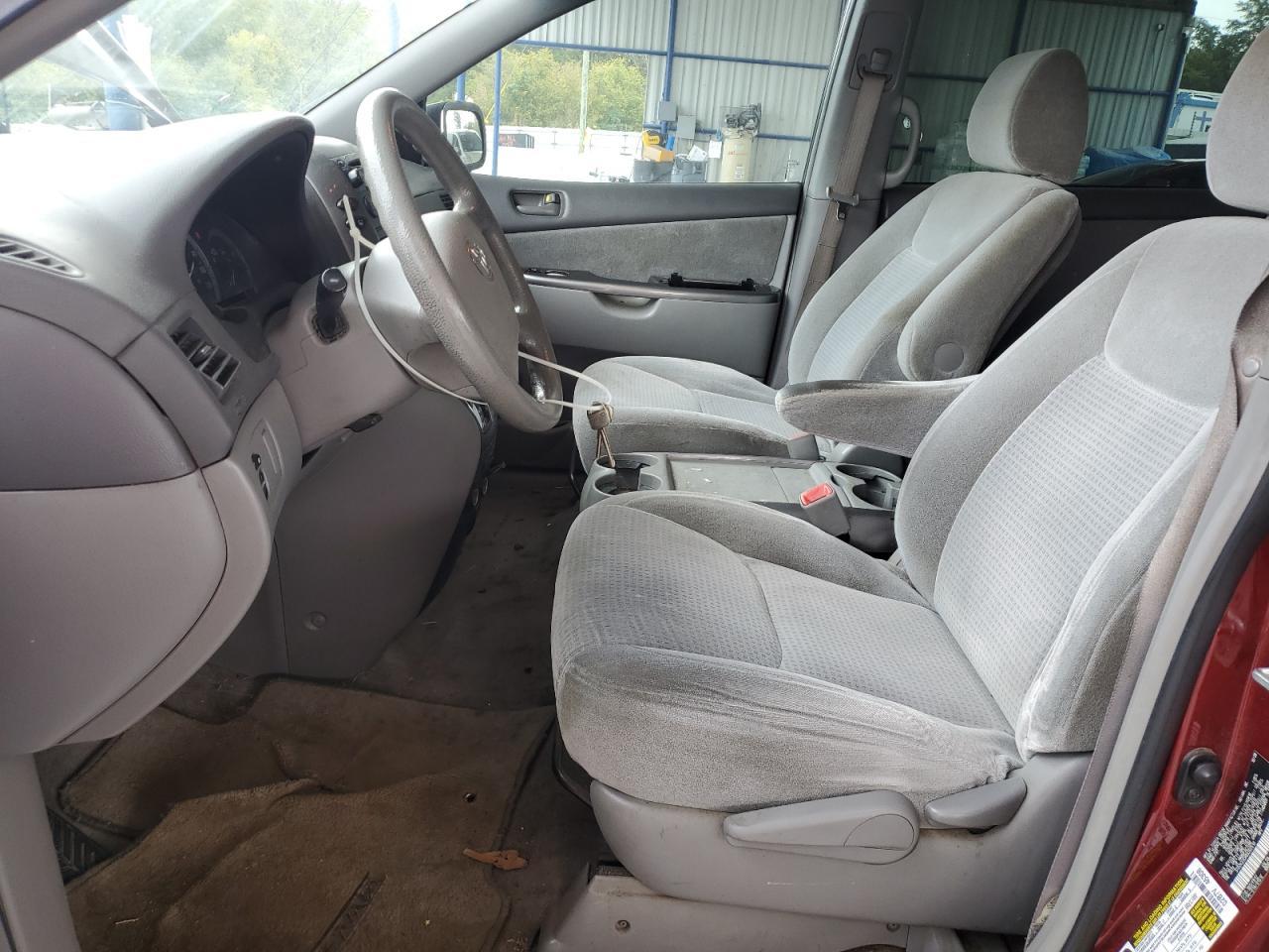 2009 TOYOTA SIENNA