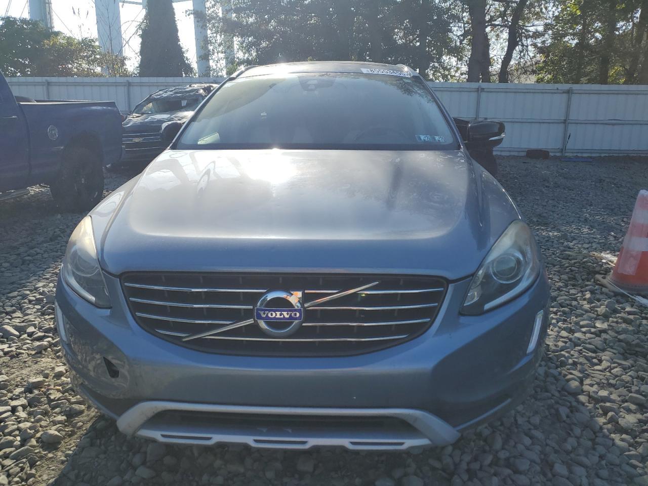 2017 VOLVO XC60
