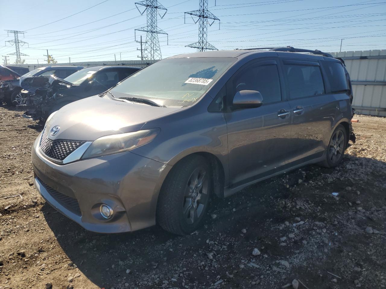 2015 TOYOTA SIENNA