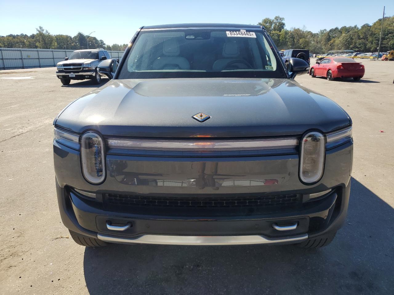 2025 RIVIAN R1s