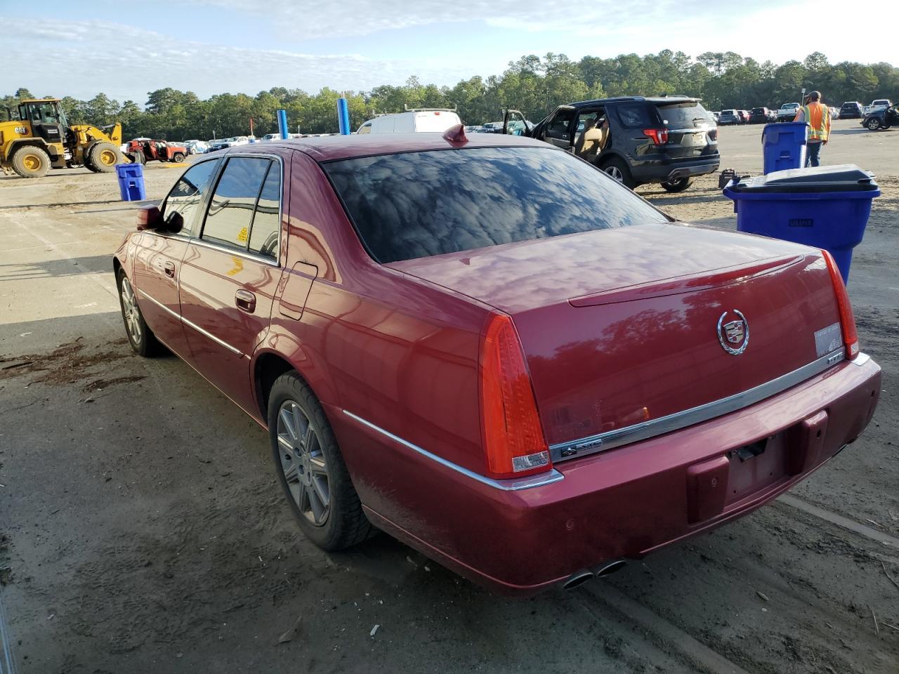 2011 CADILLAC DTS