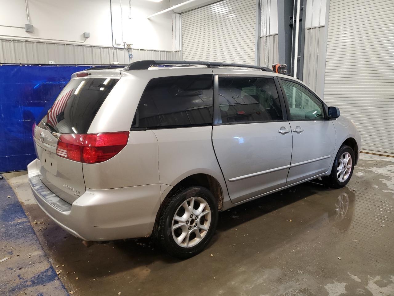 2005 TOYOTA SIENNA