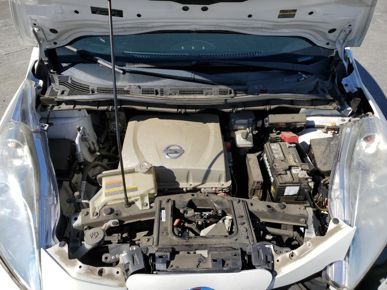 2015 NISSAN LEAF