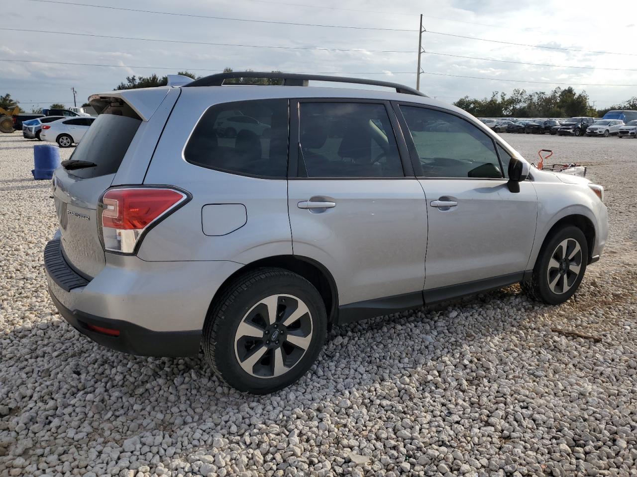 2018 SUBARU FORESTER