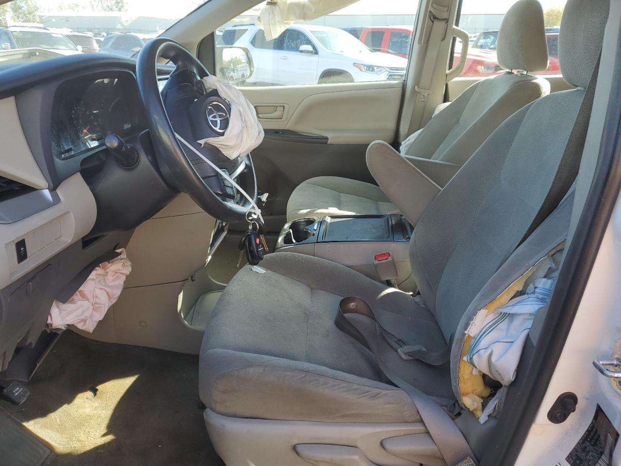 2015 TOYOTA SIENNA