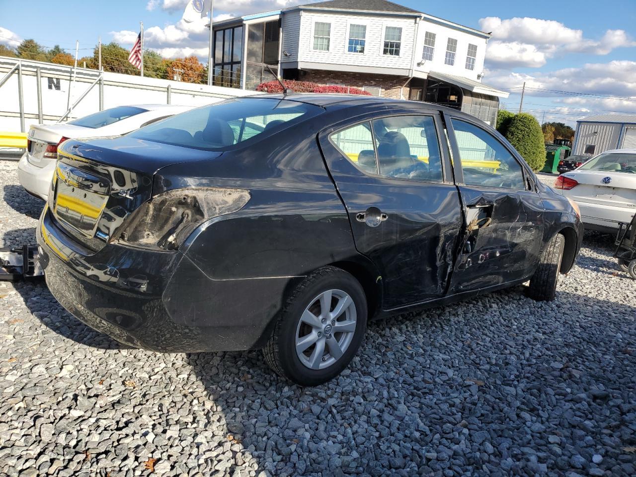 2012 NISSAN VERSA