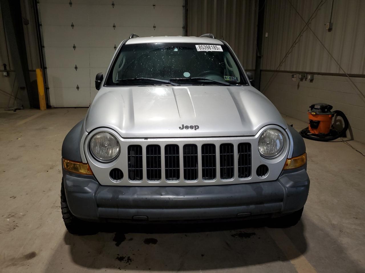 2006 JEEP Liberty