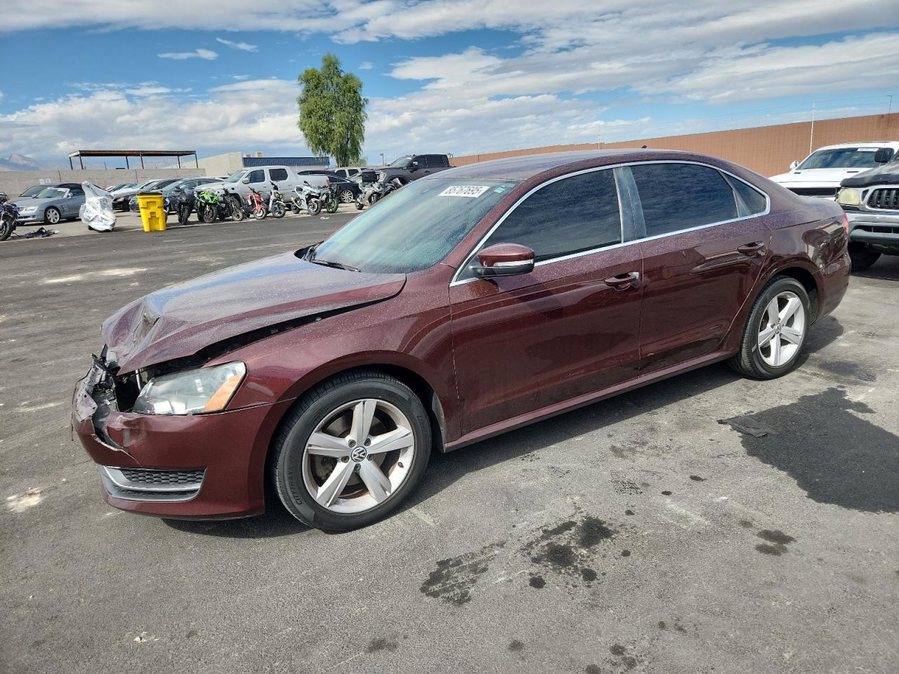 2013 VOLKSWAGEN Passat