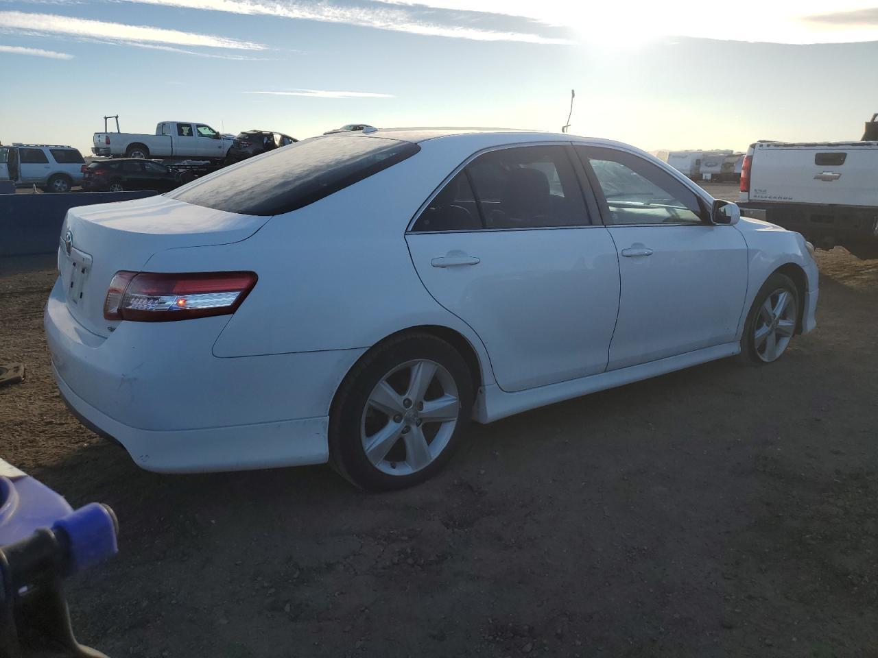 2011 TOYOTA CAMRY