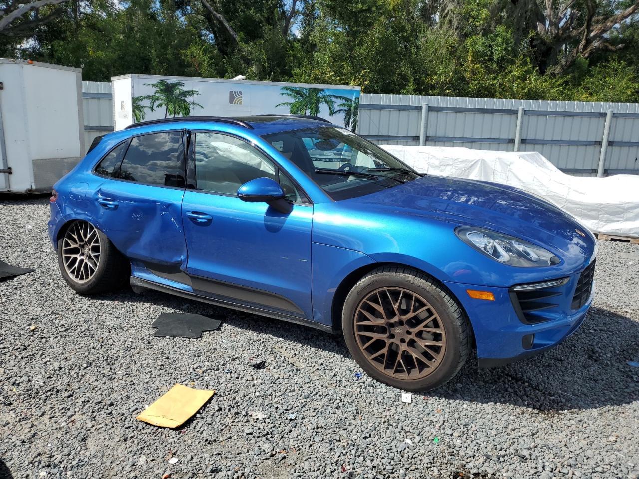 2018 PORSCHE Macan