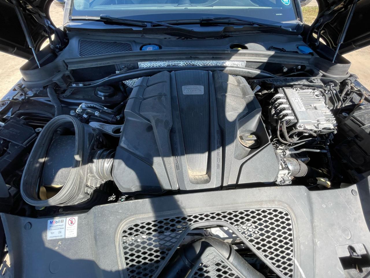 2020 PORSCHE Macan