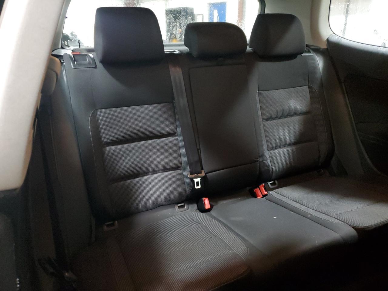 2011 VOLKSWAGEN GOLF