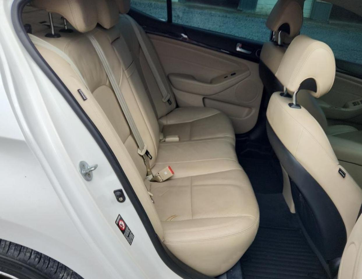 2016 KIA Cadenza