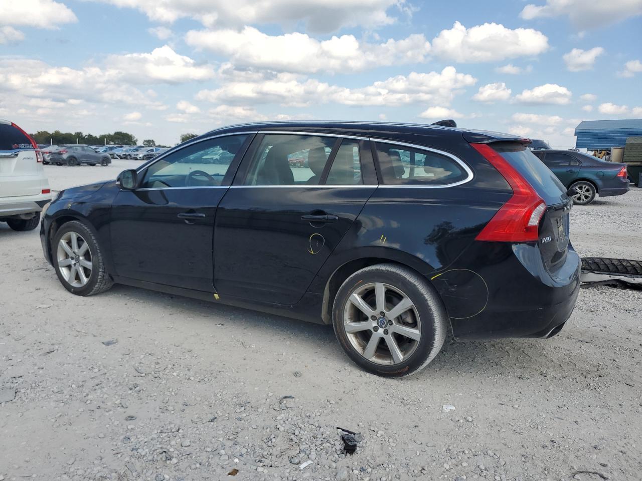2016 VOLVO V60