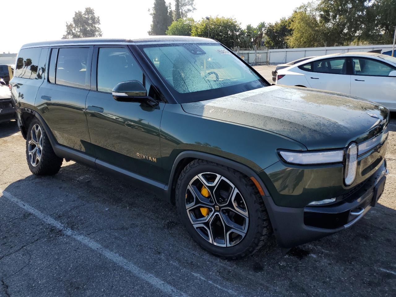 2022 RIVIAN R1s