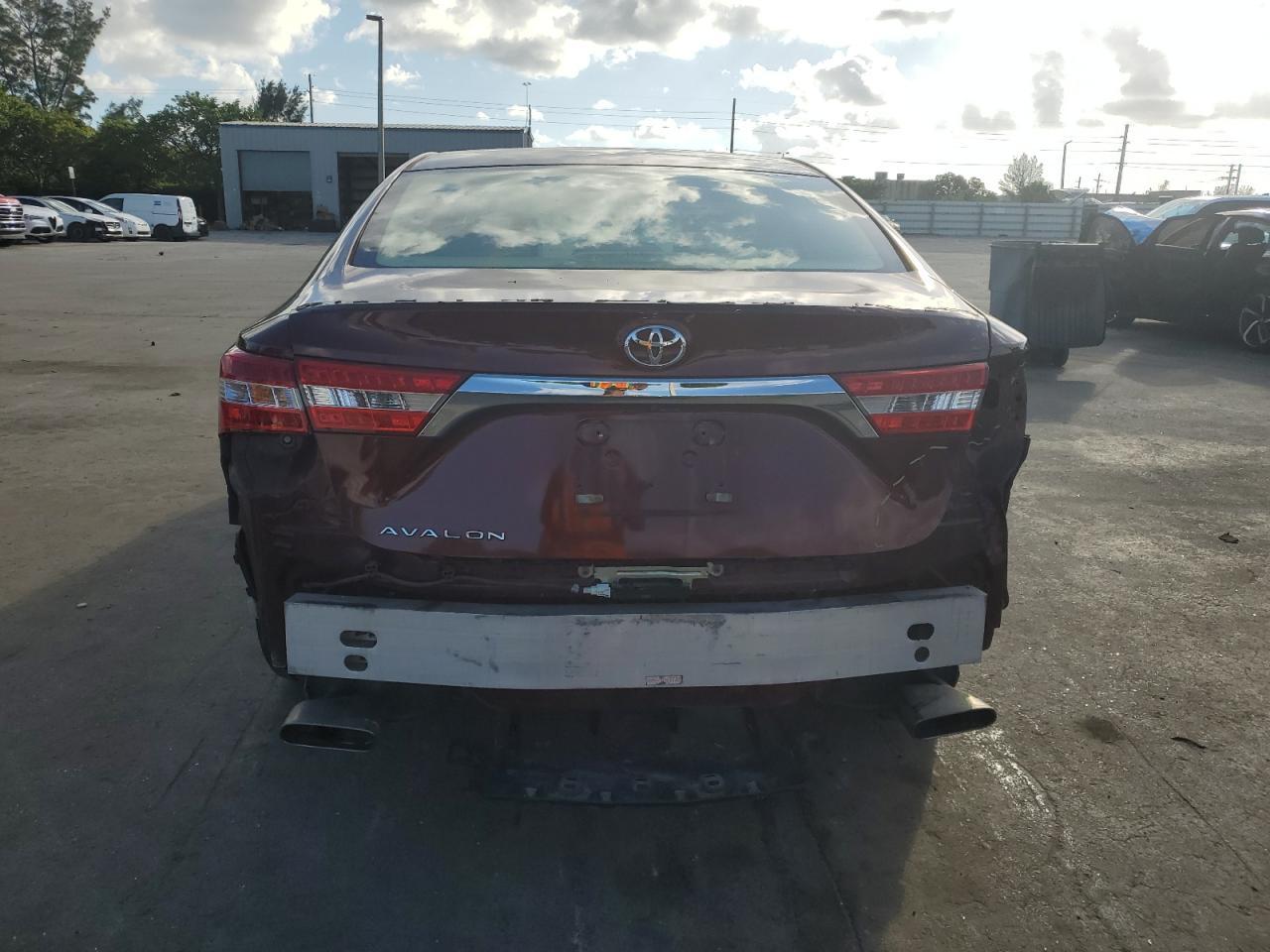 2014 TOYOTA Avalon