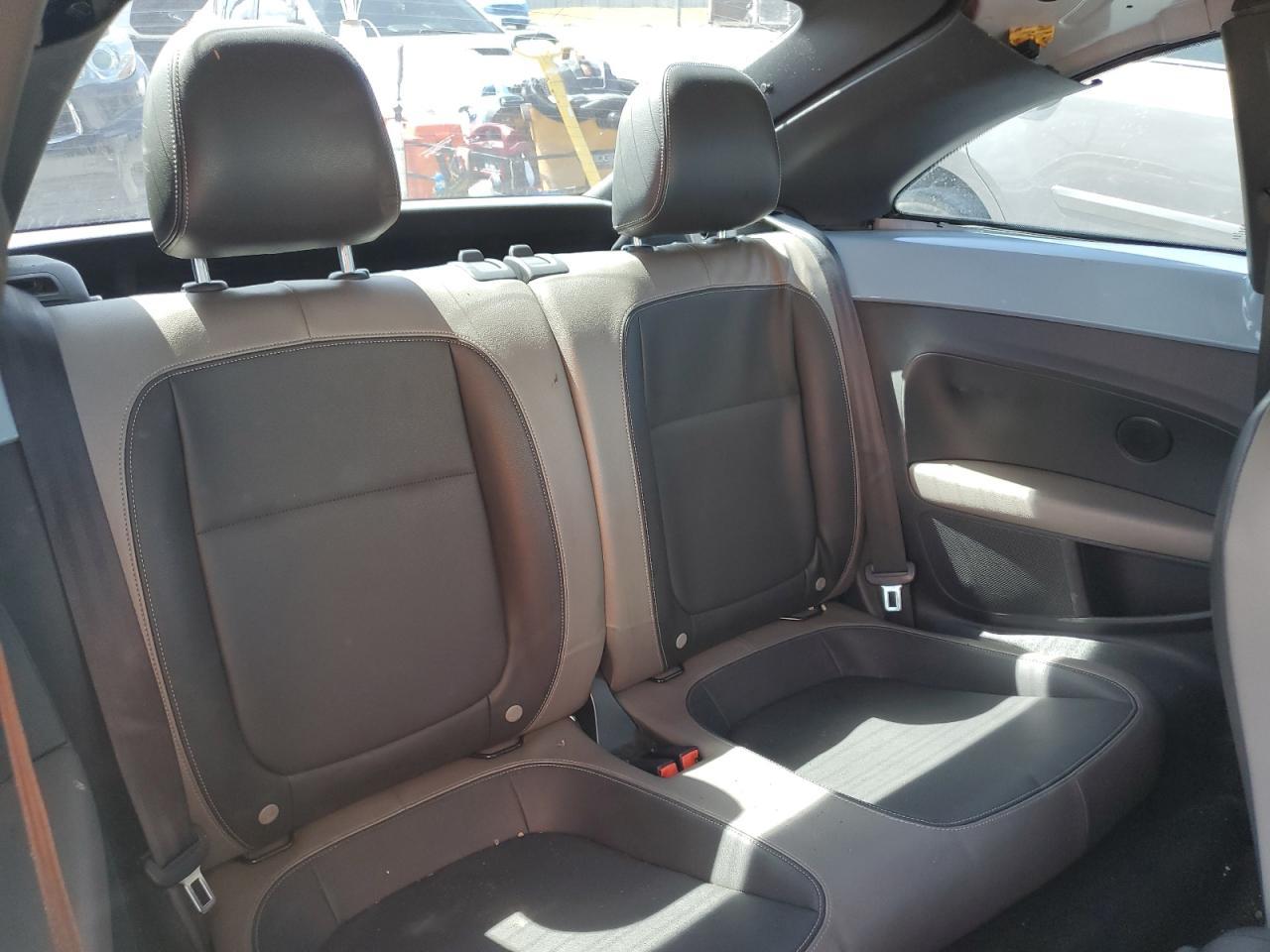 2014 VOLKSWAGEN Beetle
